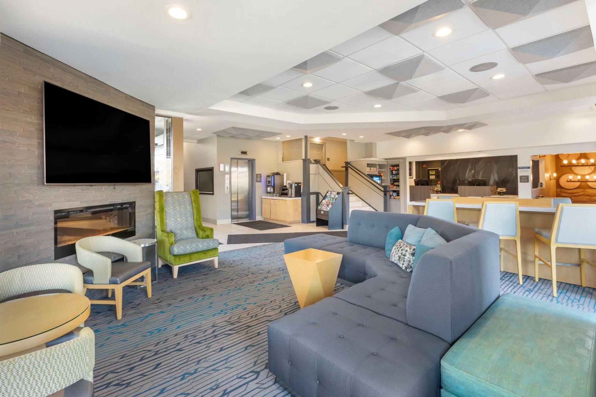 Best Western Plus Milwaukee West Extérieur photo