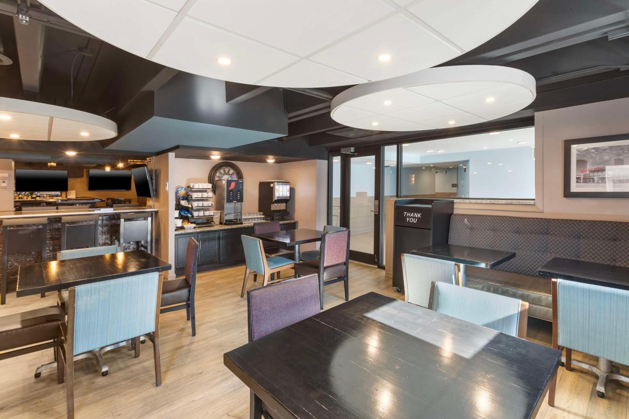 Best Western Plus Milwaukee West Extérieur photo